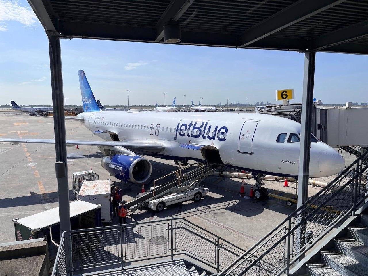 JetBlue Follows Southwest Airlines Footsteps As It Trashes Entire Market